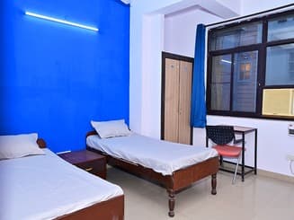 PG in malviya nagar